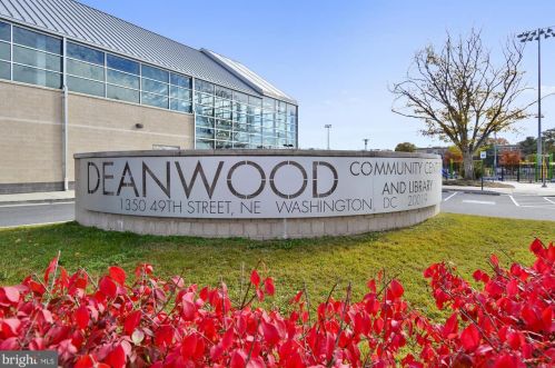 5060 Just St, Washington DC  20019-5558 exterior