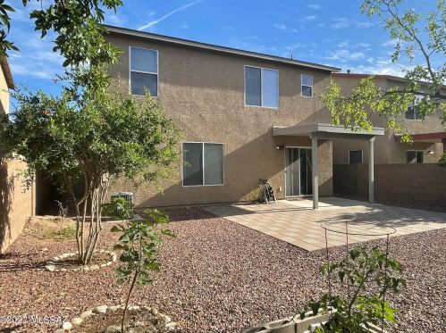1074 Sea Urchin St, Tucson, AZ 85704-2538