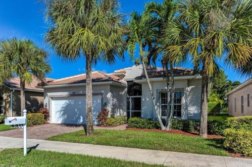 140 Glen Eagle Cir, Naples FL  34104-5713 exterior