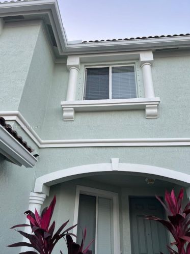 2054 Oakhurst Way, West Palm Beach, FL 33404-1829