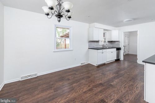 302 Delaware Ave, West Deptford NJ  08063-1015 exterior