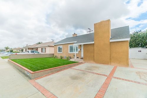 2668 220th St, Long Beach, CA 90810-1821