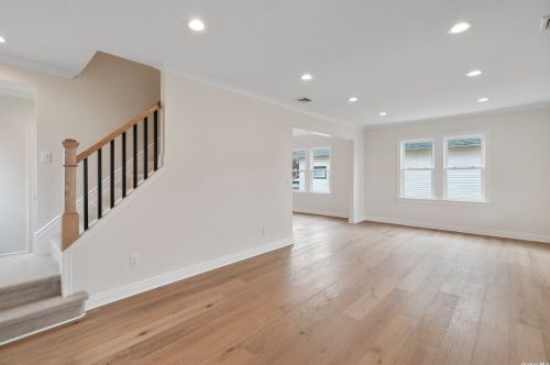 3 Baylis Pl, Lynbrook NY  11563-4203 exterior