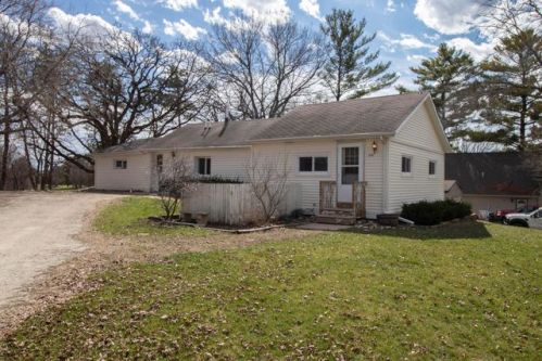 4440 Sunset Rd, Waterford, WI 53185-3971