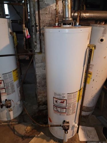 120 Herkimer St, Bridgeport CT 06604-1937 exterior