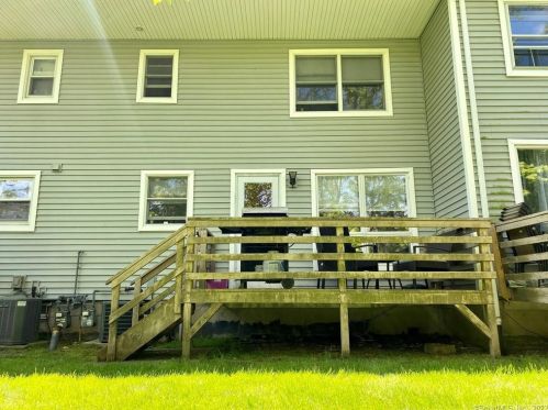 39 Carriage Path, Milford CT  06460-7539 exterior