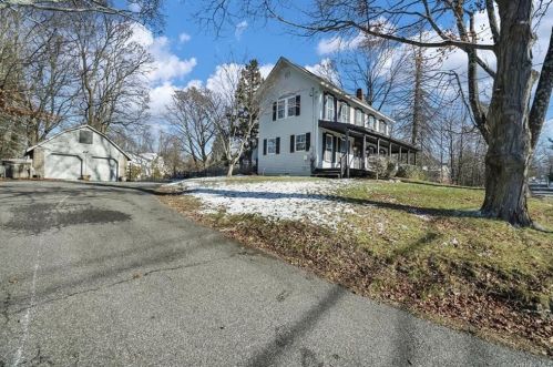 14 Campbell Ave, Airmont, NY 10901-6302