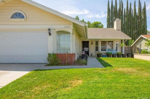 22532 Barcotta Dr, Santa Clarita, CA 91350-1387