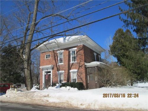 7 Whitaker Rd, Fulton, NY 13069-1433