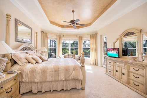 5076 Post Oak Ln, Naples FL  34105-4526 exterior