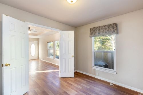 14 Ellie Dr, Santa Rosa CA  95403-1111 exterior
