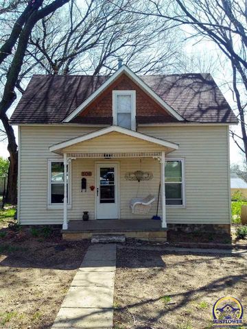 506 Maple St, Saint Marys KS  66536-1437 exterior