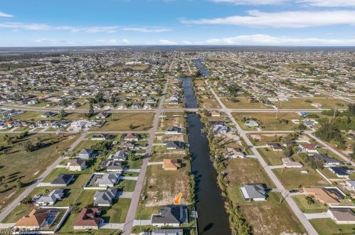 2227 2 Ter, Cape Coral FL  33990-1024 exterior