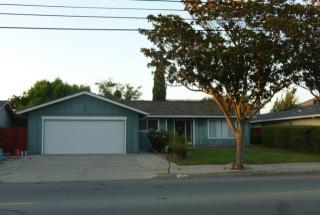 670 Nash Rd, Hollister, CA 95023-5405