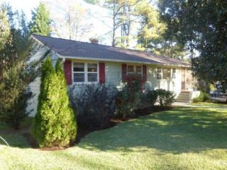 413 Quail Dr, Raleigh, NC 27604-2118