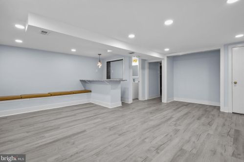 8522 Castor Ave, Philadelphia PA  19152-1208 exterior