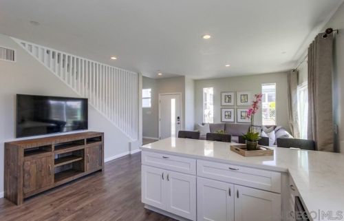 1261 Goshen St, San Diego CA 92110-1403 exterior