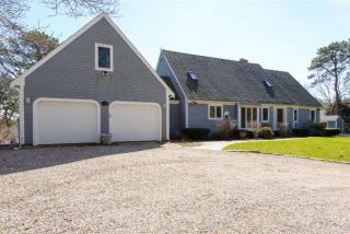 17 Cedar St, Mashpee MA  02649-3630 exterior