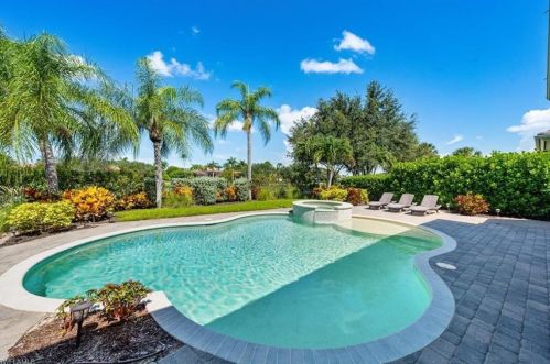 29006 Blaisdell Dr, Naples FL  34119-0930 exterior