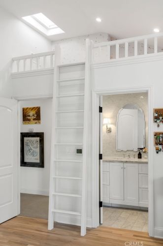 916 9th St, Manhattan Beach CA  90266-5953 exterior