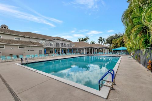 10549 Royal Caribbean Cir, Boynton Beach FL  33437-4285 exterior