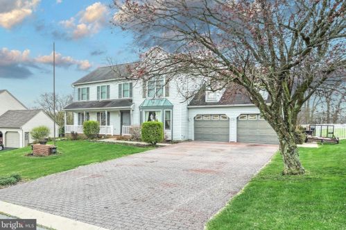 604 Kenyon Dr, Red Lion, PA 17356-9464