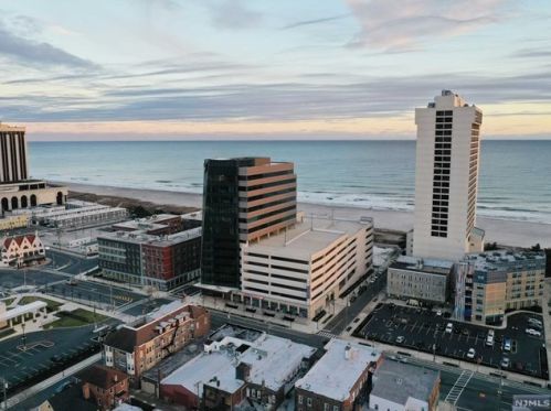 3817 Ventnor Ave, Atlantic City NJ  08401-5923 exterior