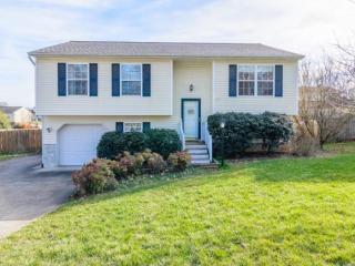 151 Hawk Ln, Johnson City, TN 37615-2313