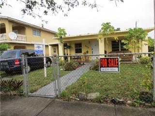 943 20th St, Hialeah, FL 33013-4216