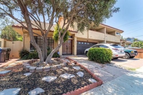 2302 Voorhees Ave, Redondo Beach, CA 90278-2534