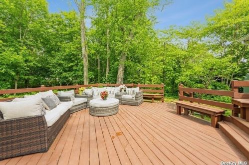 37 Kivy St, Huntington Station NY  11746-2044 exterior