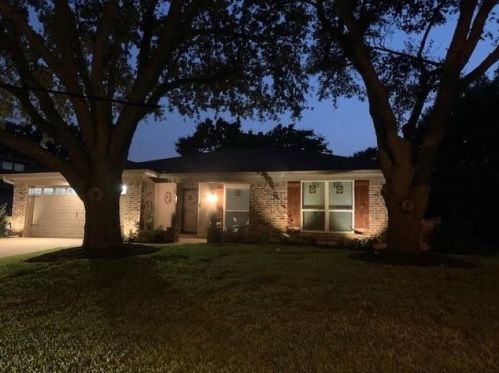7505 Red Oak St, Fort Worth, TX 76182-7928