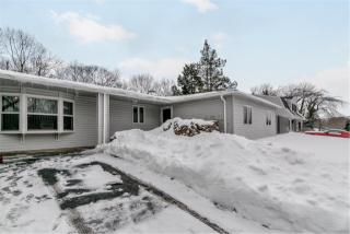 1335 Waverly Ave, Farmingville, NY 11738-1354