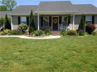 3 Pine Cir, Fayetteville, TN 37334-7930