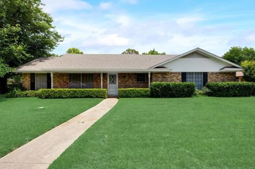 428 Mimosa Dr, Denton, TX 76201-0805