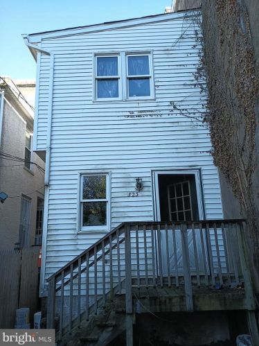 523 Cherry St, Norristown PA 19401-4743 exterior