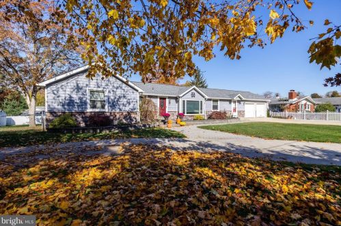 28 Summit Ave, Berlin Boro, NJ 08009-2237