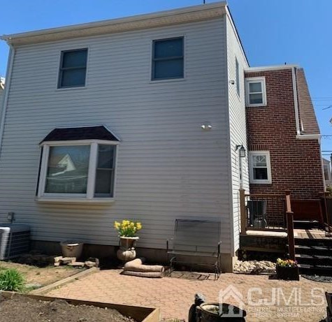 527 Gorham Ave, Woodbridge, NJ 07095-2228