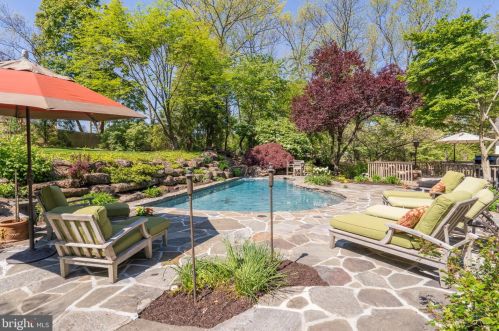 5 Gregory Ln, Newtown Square PA  19073-1518 exterior