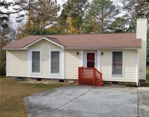 3907 Piney Grove Rd, Charlotte, NC 28212-9011