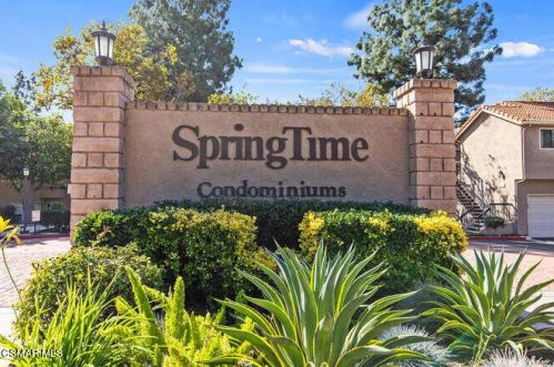 2352 Archwood Ln, Simi Valley CA  93063-6137 exterior