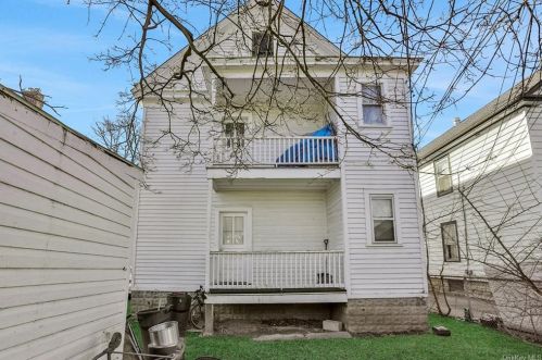 33 Manitou Ave, Poughkeepsie NY  12603-2731 exterior