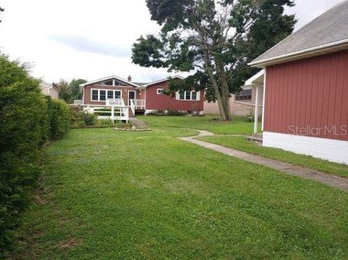 894 Roosevelt St, Hazle Township, PA 18202-2276