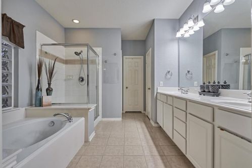 79 Knightsbridge Dr, Conroe TX 77385-3451 exterior