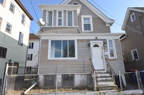 90 Hemlock St, New Bedford, MA 02740-3123