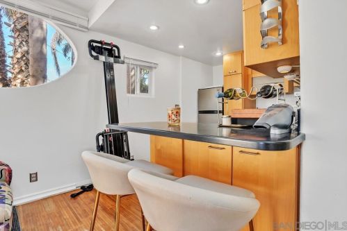 232 Rios Ave, Solana Beach CA  92075-1240 exterior