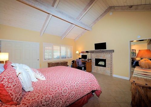 464 Sunningdale Dr, Rancho Mirage CA  92270-1444 exterior