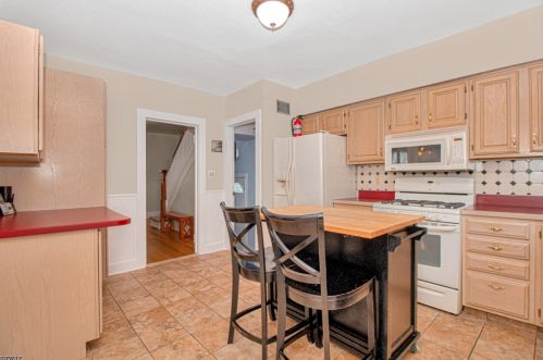 32 Portland Ave, Fanwood NJ  07023-1144 exterior