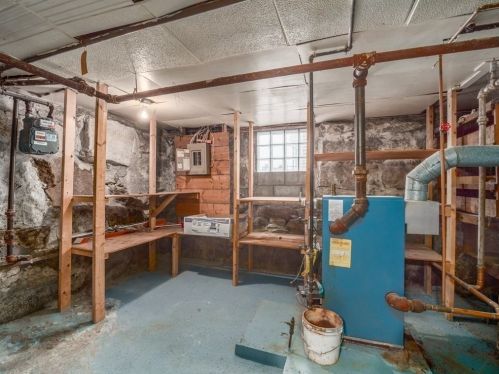 122 Clark St, New Bedford MA 02740-7023 exterior