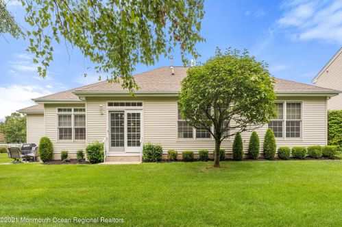 34 Chesapeake Dr, Holmdel Village NJ  07733-3111 exterior